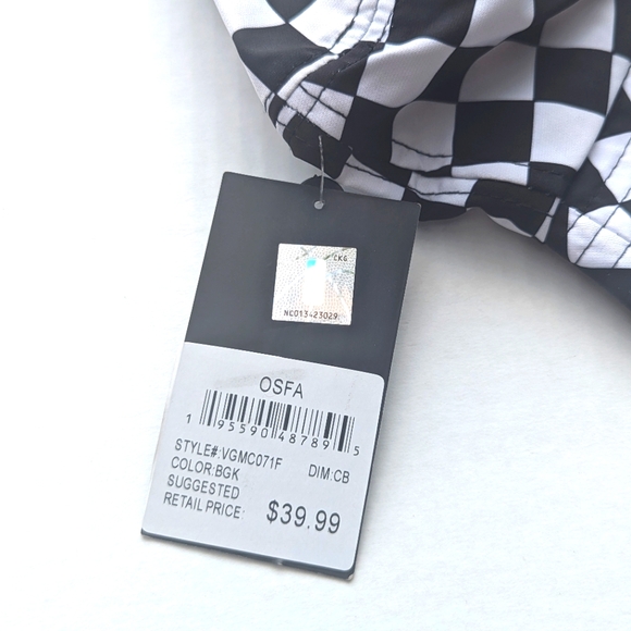 Officially NBA Chicago Bulls Checkered Bucket Hat - Picture 7 of 8